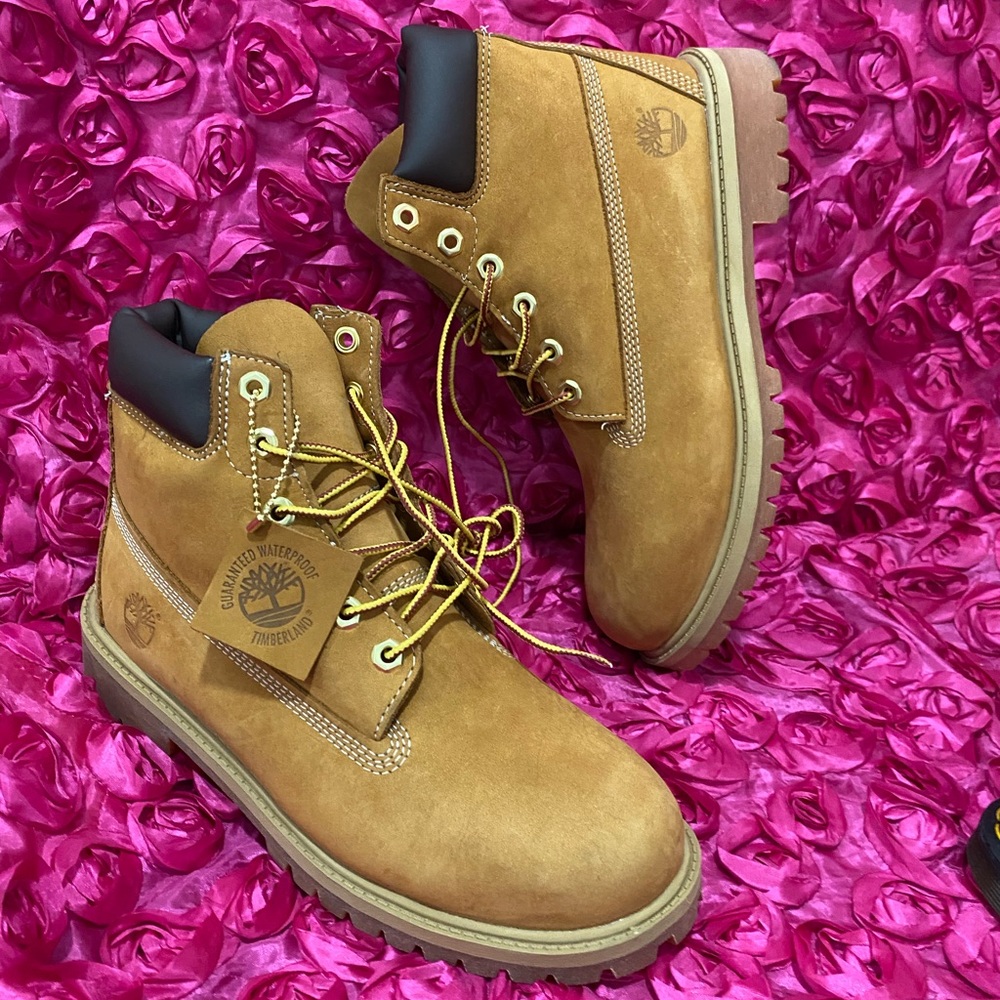 Timberland Women Waterproof Premium Lug Sole Boot - Picture 2 of 8